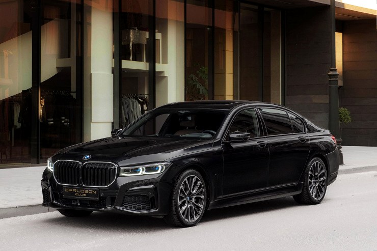 BMW 7 Series angle 3