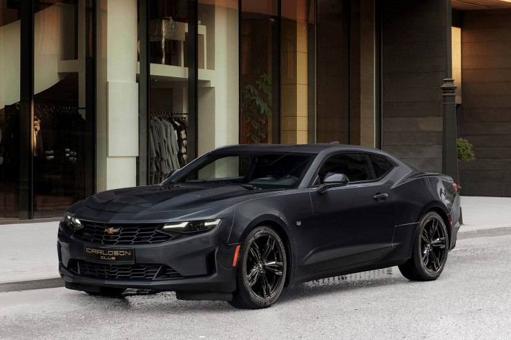 Chevrolet Camaro angle 2