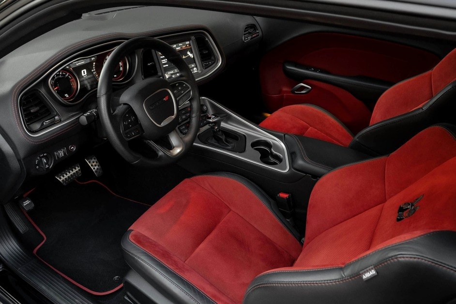 Dodge Challenger R/T angle 6