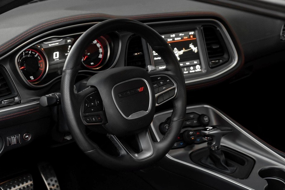 Dodge Challenger R/T angle 7